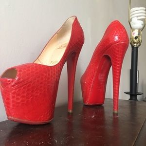 Christian louboutin platform peep